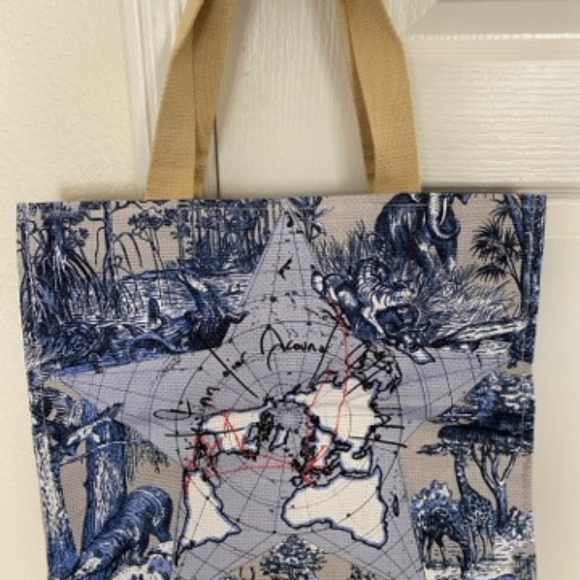 Brand New Dior Beauty Around the World Tote Bag-Limited Edition Gift of … - Picture 2 of 4